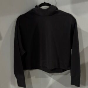 Elegant Black Women's Cropped hooded Sweatshirt